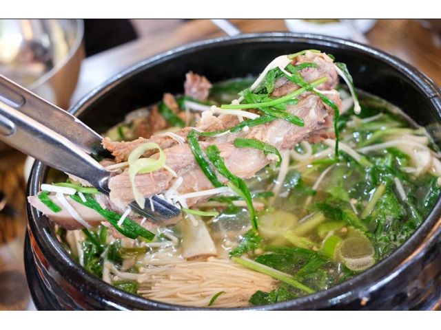 항아리갈비탕 여의도점 여의도역 / 홀 월~금 / 홀 월~토 9시반~2시반 /주방 월~금 4시반~9시반 서빙·포장, 주방·주방보조·설거지, 카운터 취업... 